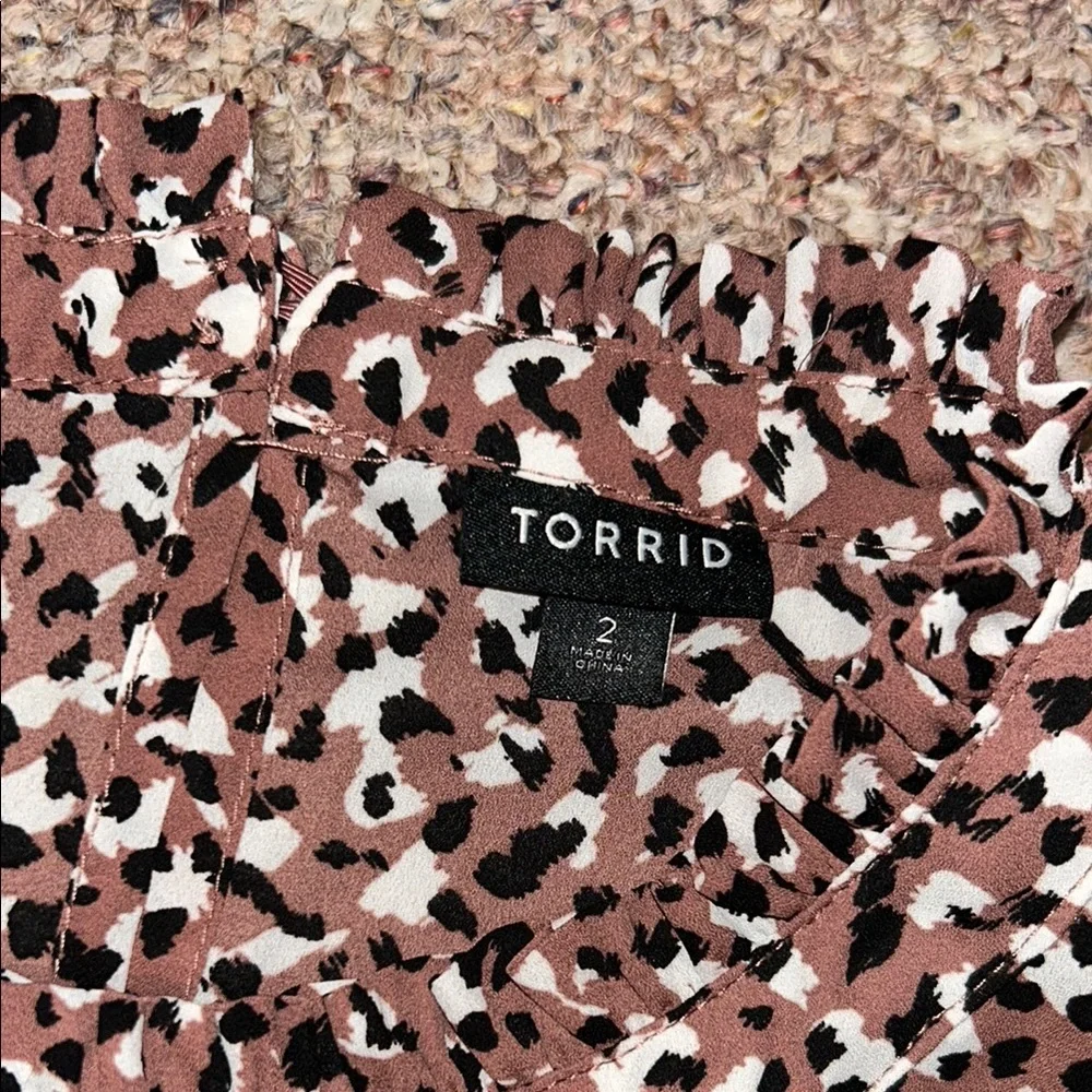 Leopard Print Sleeveless Top - Picture 3 of 7